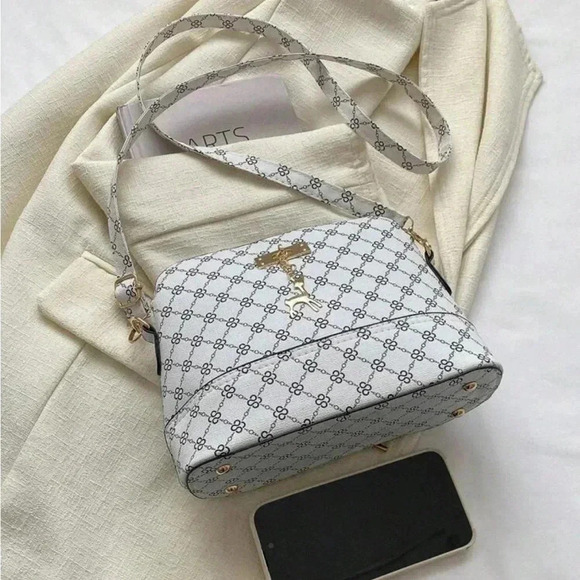 ⚠️Clearance White Patterned Dome Crossbody / Shoulder Bag Gold Pendant - Picture 5 of 6